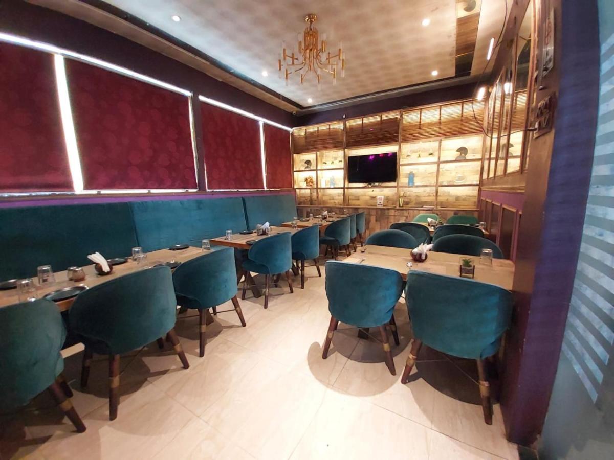 Hotel Ss Grandeur Lakhnau Kültér fotó